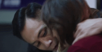 车祸后躺在地上吻，拔掉氧气管还要吻，国产剧花式吻戏智商在哪？