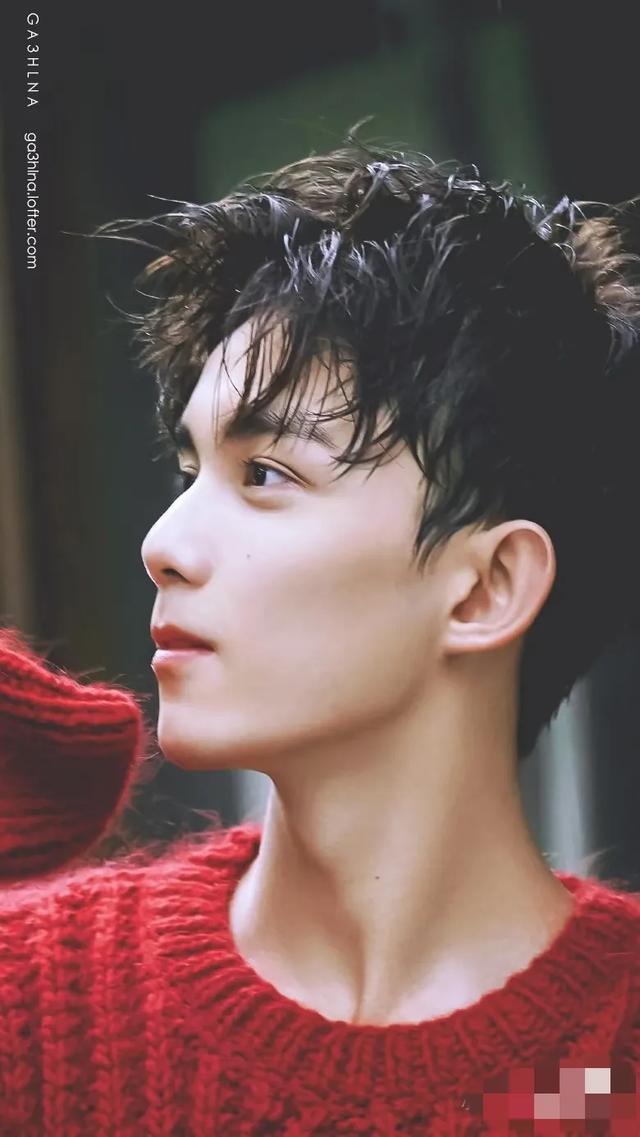 老天奶！这是看着长大的孩子“光屁股”吴磊？真像“杀猪盘”网照