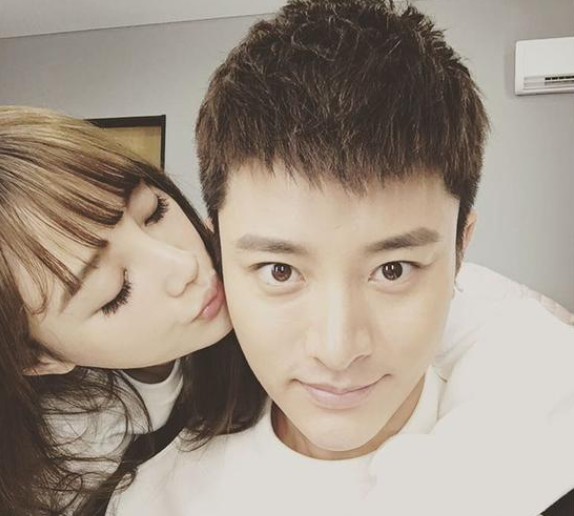 贾乃亮李小璐离婚已传两年，为什么现在才公布？原因或与4点有关