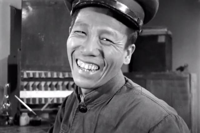 昔日北影演员，长得“歪瓜裂枣”，总跑龙套却令人难忘，93岁去世