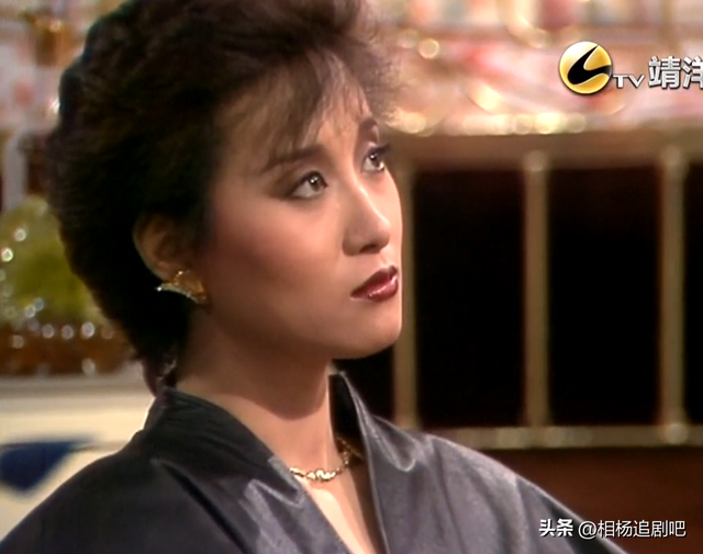 《猎鹰》:82年的刘德华青涩出演,梁朝伟做配角,周星驰跑龙套