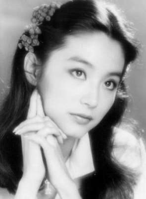 秦汉老婆(1974年，秦汉对怀孕的妻子说：我爱上了林青霞，我也不想失去你)