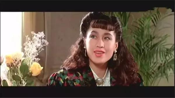 和王小凤并称鬼后，最美女僵尸，如今幸福美满