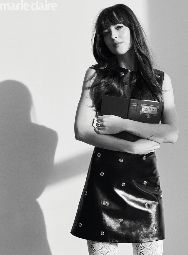 又甜又欲！“五十度灰”女主达妹新写真 出身演艺世家 曾出演《社交网络》等片