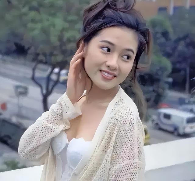 香港大尺度“三级片”《蜜桃成熟时》当年清纯的李丽珍为什么会拍