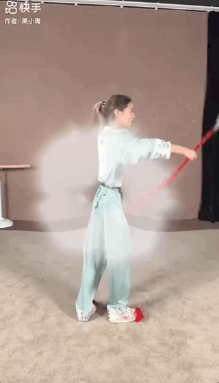 再次美爆出圈！她藏不住了……