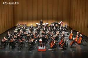 约书亚乐团(波兰爱乐乐团首次走进泉州，奏响新年乐章)