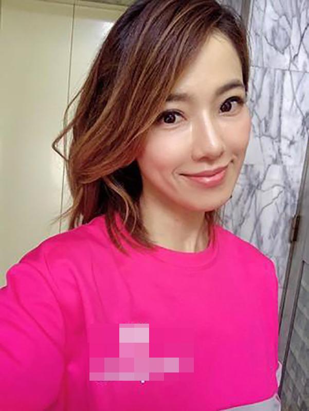 女星拒绝富商，与职员结婚，婚后却为生计送外卖