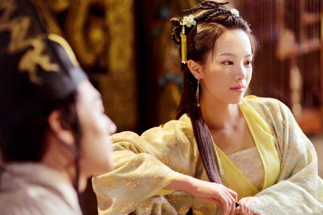 《舞法天女》的芙洛媞，曾获S女郎大赛冠军，四部剧待播受期待