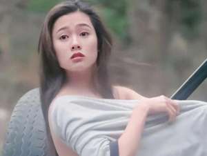 黄片照片(香港大尺度“三级片”《蜜桃成熟时》当年清纯的李丽珍为什么会拍)