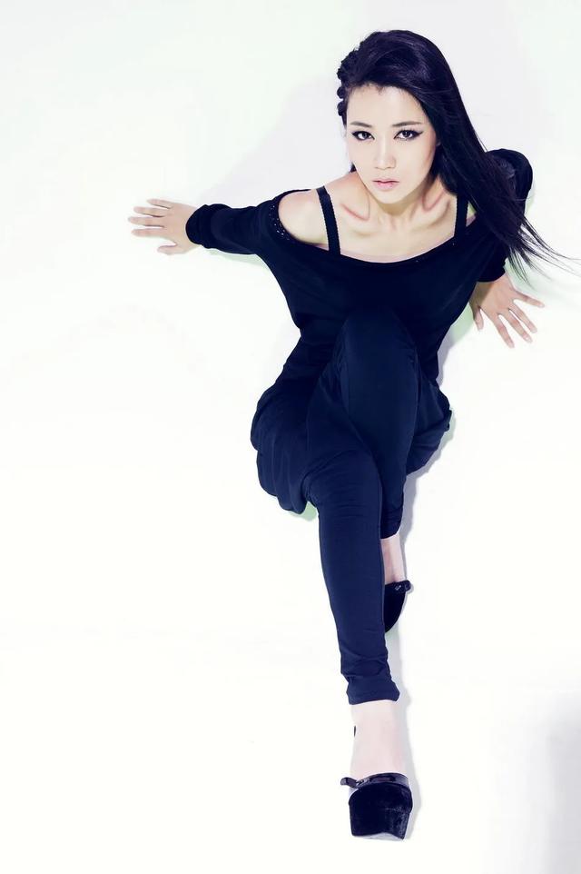 王艺禅：才貌双全，艺海扬帆