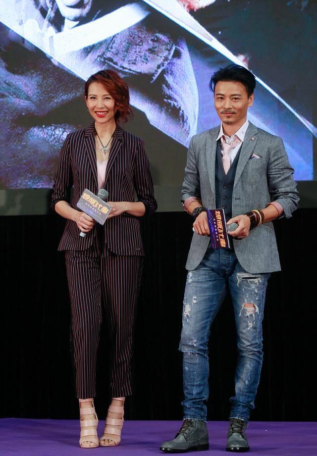 蔡少芬个高穿西装好霸气，同框老公气场被碾压，高2cm却变陪衬