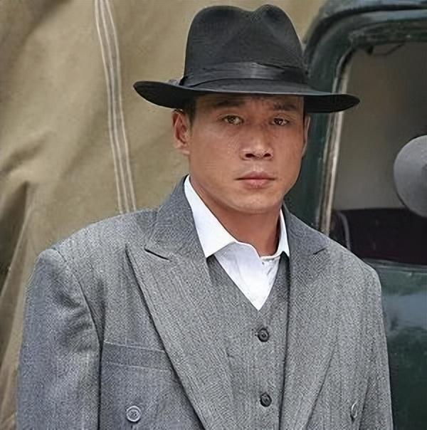 著名演员丁海峰：和初恋妻子相爱30年，陪她抗癌，把她当成宝