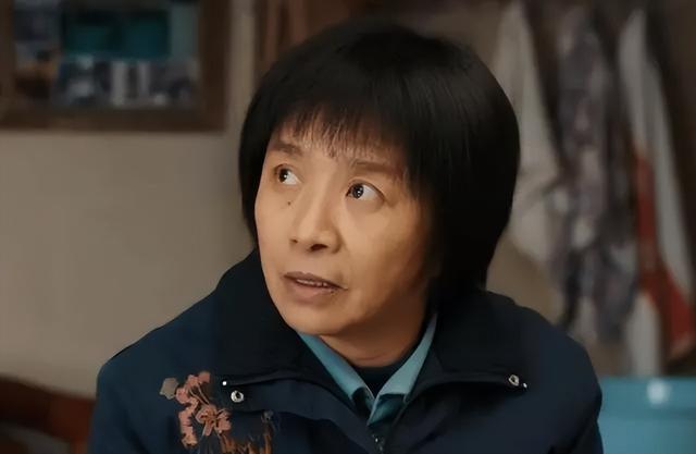 迟蓬：和倪萍是好闺蜜，与丈夫相爱40年，如今因《小巷人家》爆红