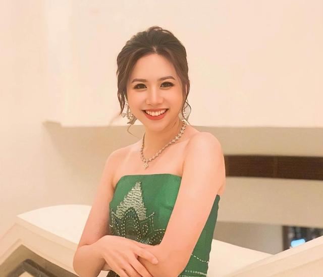 好惨！香港知名女星离巢TVB后零工作，穿泳装大秀丰满身材