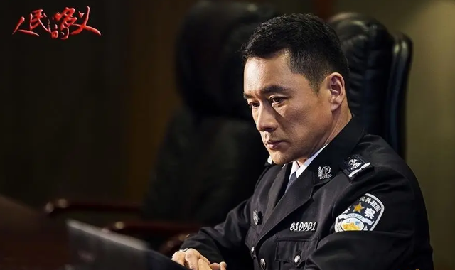 著名演员丁海峰：和初恋妻子相爱30年，陪她抗癌，把她当成宝