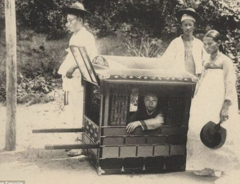 哲仁王后YG投资股权图被扒,幕后老板是中国企业,粉墨也受波及