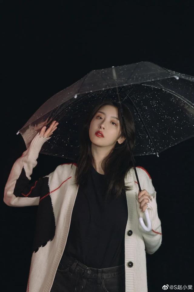 《青你2》排名惹争议，面冷心热的赵小棠竟然是她们中的隐形富二代