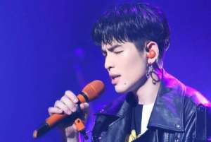 雨神萧敬腾(原本不信萧敬腾“雨神”的邪，没想到一开口就下雨，明星们都懵了)