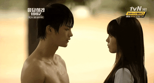 心脏暴击!徐仁国床上被脱衣、沙发强吻「传说中吻戏TOP 3」