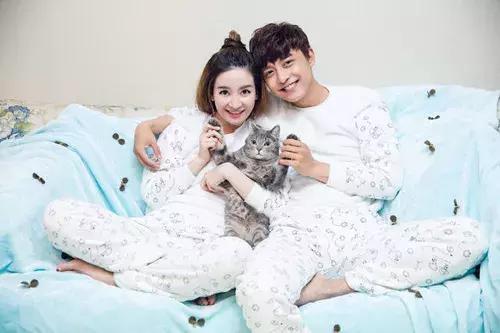 《新还珠格格》的番外篇？！小燕子和尔康幸福的生活在了一起~