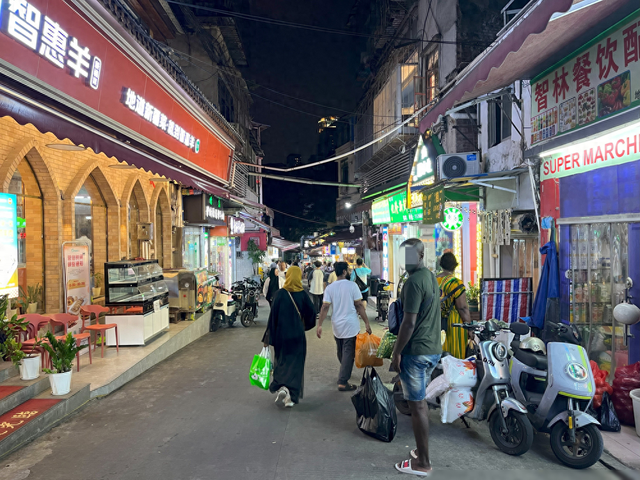 实拍广州第一黑人街，满大街都是黑人，堪称“小非洲”