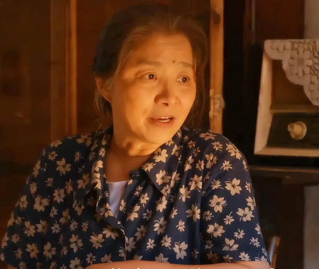 迟蓬：和倪萍是好闺蜜，与丈夫相爱40年，如今因《小巷人家》爆红