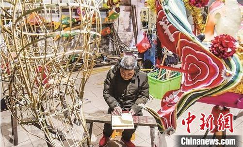 浙江坎门鳌龙鱼灯舞：“指上游鱼”话传承故事