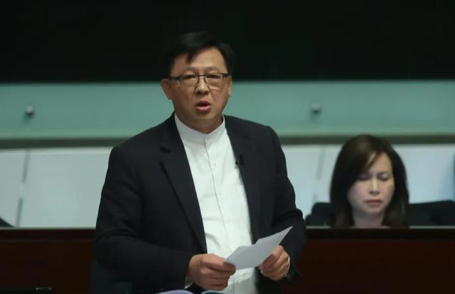 港府两度败诉之后，香港通过最新“反同”议案守护“一夫一妻”！刘淑仪弃权：有重量级人物游说她支持该议案