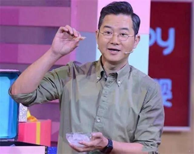 三婚两离，赵川情路坎坷，为啥却是最受欢迎的情感导师？