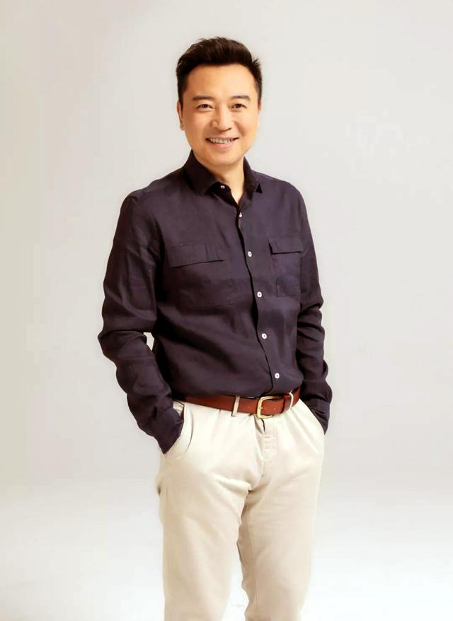 《无间》张晞临：成名前请客赊遍一条街，48岁后连生两个儿子