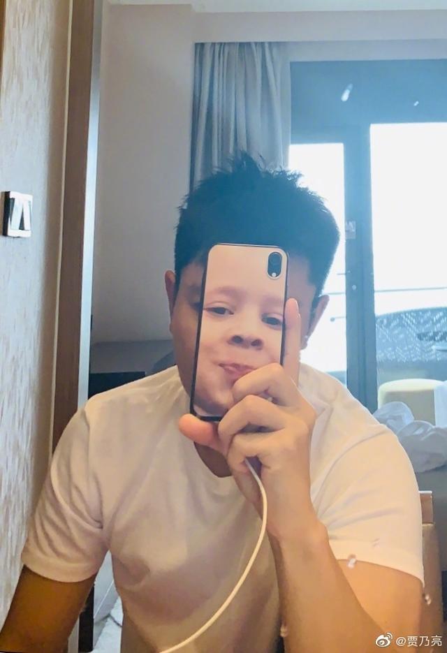 贾乃亮李小璐离婚已传两年，为什么现在才公布？原因或与4点有关