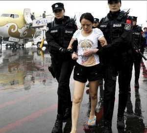 中国第一女悍匪(第一女悍匪王婉宁，逼良为娼，收容2000个妇女从事非法交易)