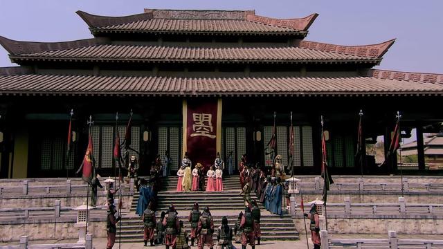 武则天年轻时到底有多美?深山大佛揭开谜底,难怪能迷倒两任皇帝