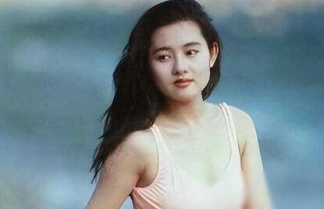 《蜜桃成熟时》：30年后，这部香港电影经典凭什么打动人心？