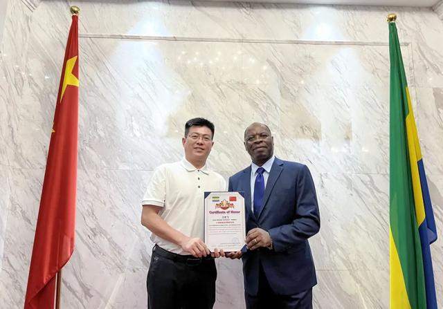 市场走访、品牌连接、会客厅建设……火红八月，未来酱步履不停