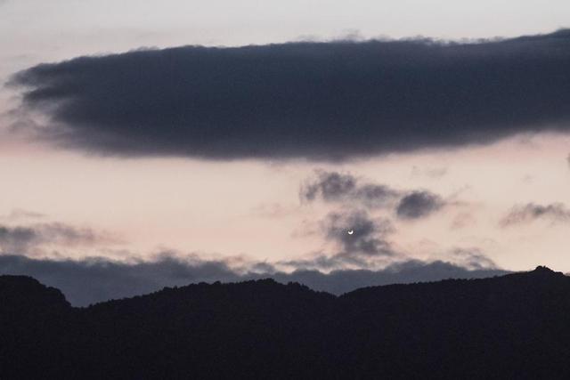11日“金星合月”：看“小月亮”约会“弯弯月”