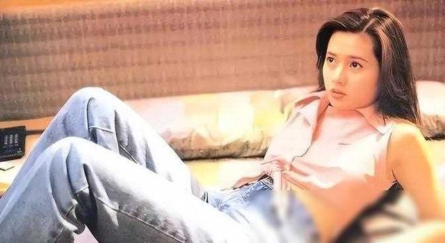 《蜜桃成熟时》：30年后，这部香港电影经典凭什么打动人心？