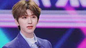 蔡徐坤长什么样(蔡徐坤颜值也崩了？下巴外翻角度显奇怪，线条诡异被指撞脸刘梓晨)