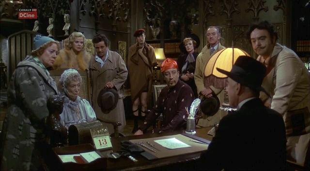 电影《怪宴》用黑色幽默的方式，间接的来嘲讽、挖苦侦探文化！