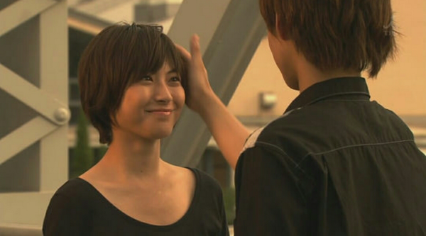 如何正确撩妹子的头发?