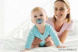 长期用奶嘴变丑图片(宝宝过度使用安抚奶嘴不仅容易变丑，还会影响健康，建议尽快戒掉)