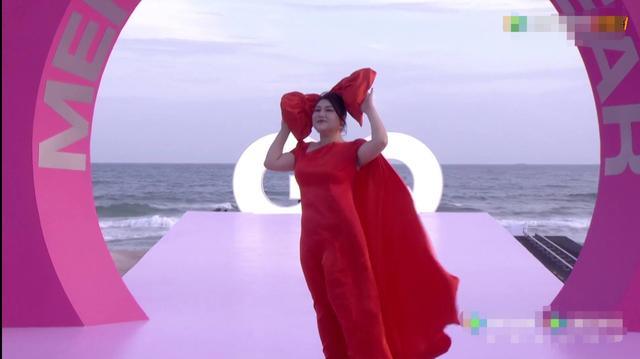 GQ红毯看点：baby怼脸太惊艳，邓伦变油腻男，杨天真成大风受害者