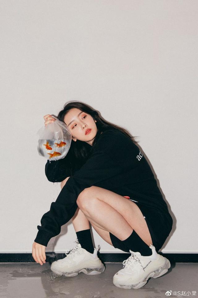 《青你2》排名惹争议，面冷心热的赵小棠竟然是她们中的隐形富二代