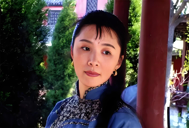 迟蓬：和倪萍是好闺蜜，与丈夫相爱40年，如今因《小巷人家》爆红