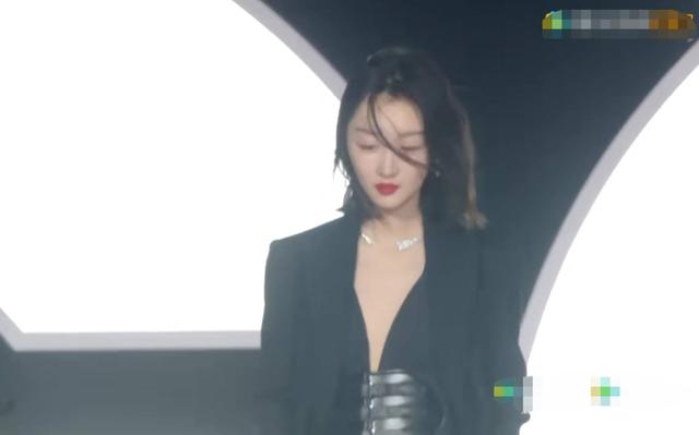 GQ红毯看点：baby怼脸太惊艳，邓伦变油腻男，杨天真成大风受害者