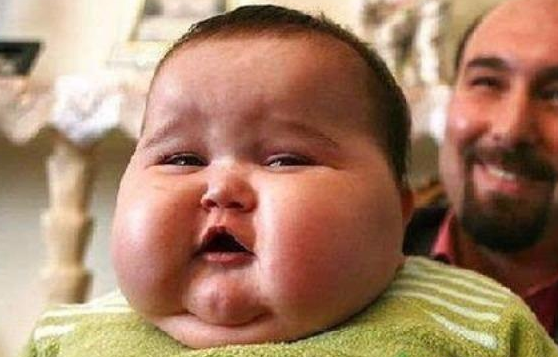 “年画娃娃”火了,小脸肉嘟嘟,网友:家长就喂了个脸?