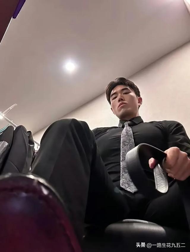 正装帅哥们的魅惑