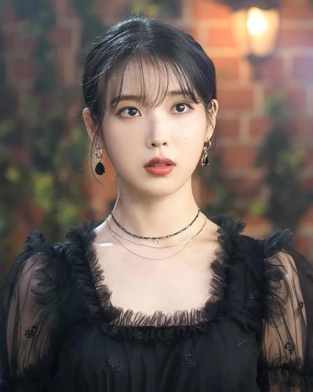 IU开了德鲁纳酒店？为何提前半年预约还没地儿……