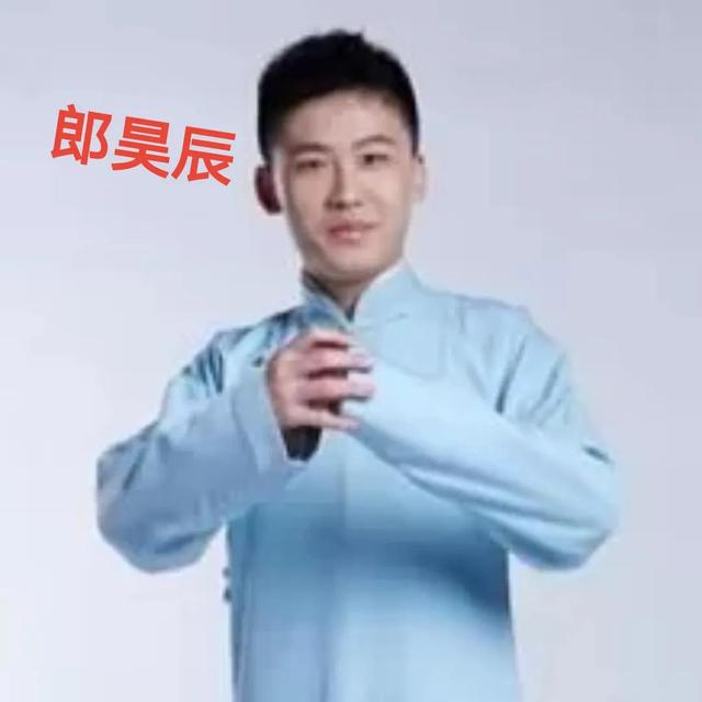 德云社“霄”字科六人。岳云鹏的徒弟好像更有出息些。